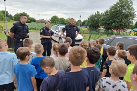 Policijski službenici posjetili vrtić