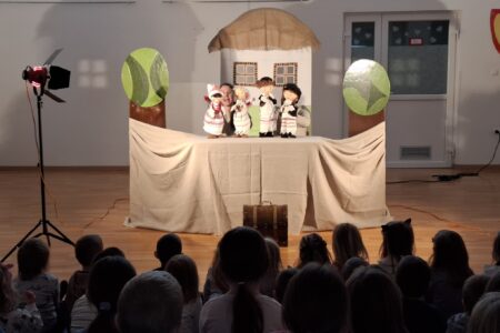 Predstava „Škrinja s blagom moga djeda i bake“