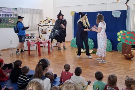 Kazališna čarolija u našem vrtiću – Ivica i Marica (ili ni vještice nisu što su nekad bile)