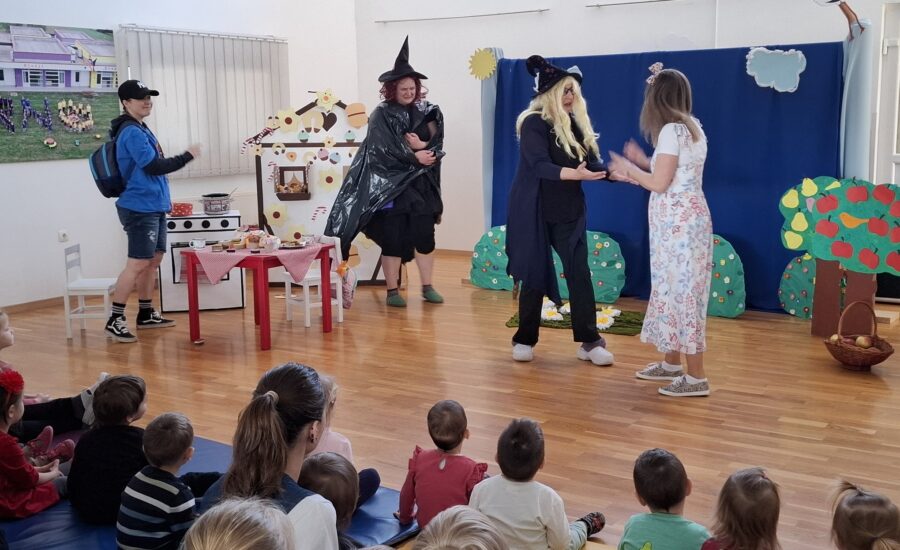 Kazališna čarolija u našem vrtiću – Ivica i Marica (ili ni vještice nisu što su nekad bile)