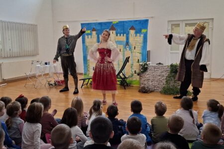 Bajkovita srijeda u našem vrtiću – „Kraljević Žabac“ oduševio mališane