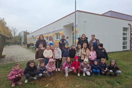 „Leptirići“ posadili stablo